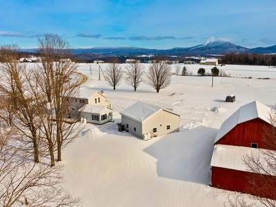 9 room luxury Detached House for sale in Lyndon, Vermont
