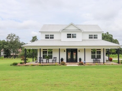 Home For Sale In Slocomb, Alabama