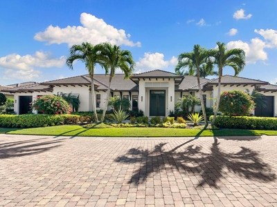 4 bedroom luxury Detached House for sale in Naples, Florida