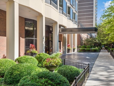 2 bedroom luxury Apartment for sale in Chicago, Illinois