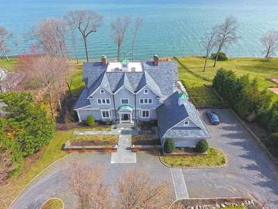 Luxury House for sale in Lloyd Harbor, United States