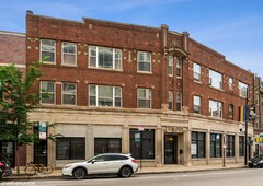 3914 N Broadway St #3A, Chicago, IL 60613