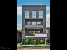 2239 W Foster Ave #1, Chicago, IL 60625