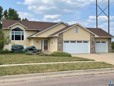 5 bedroom, Sioux Falls SD 57110
