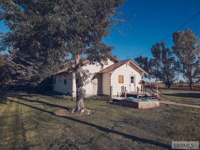 Home For Sale In Moore, Idaho