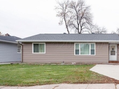 Home For Sale In West Fargo, North Dakota