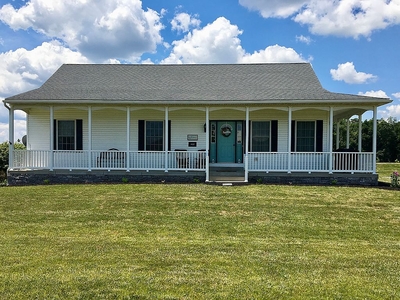 933 Hoffman Home Rd, Gettysburg, PA 17325
