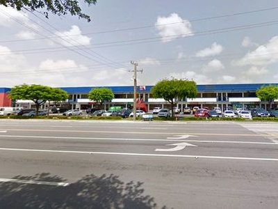 The Offices at MIA Distribution Center - 2521 NW 72nd Ave, Miami, FL 33122