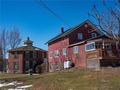 Home For Sale In Walton, New York