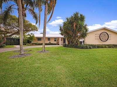3 bedroom luxury Villa for sale in North Palm Beach, Florida