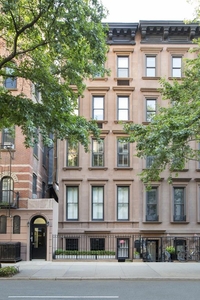 12 room luxury Townhouse for sale in New York