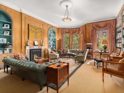15 room luxury Townhouse for sale in New York