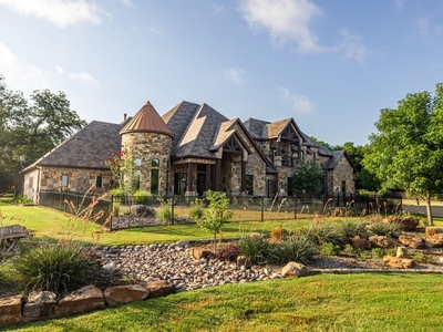 4 bedroom exclusive country house for sale in Grandview, Texas