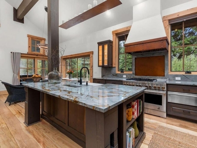 4 bedroom luxury House for sale in Klamath Falls, Oregon