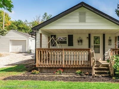 Home For Sale In South Lyon, Michigan