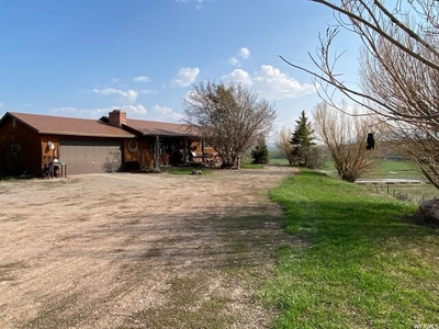 Home For Sale In Auburn, Wyoming