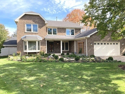 Home For Sale In Buffalo Grove, Illinois