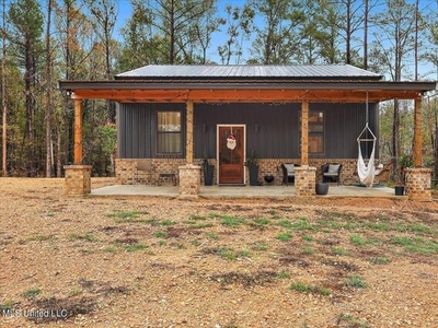 Home For Sale In Crystal Springs, Mississippi
