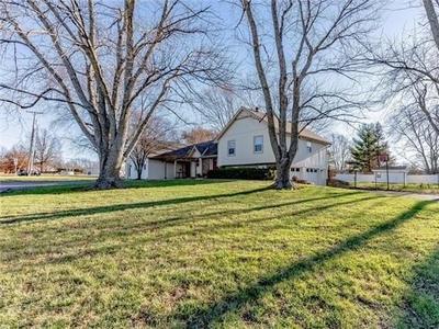 Home For Sale In Greenwood, Missouri