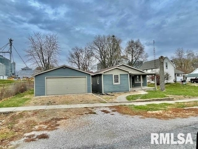 Home For Sale In Pleasant Plains, Illinois