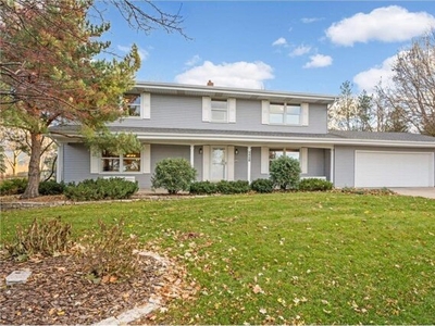Home For Sale In Roseville, Minnesota