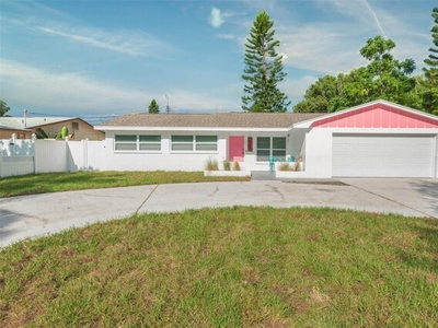 Home For Sale In Seminole, Florida