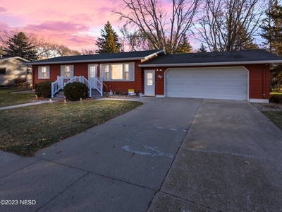 Home For Sale In Watertown, South Dakota