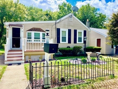 Home For Sale In Acushnet, Massachusetts