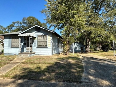 Home For Sale In Mccomb, Mississippi