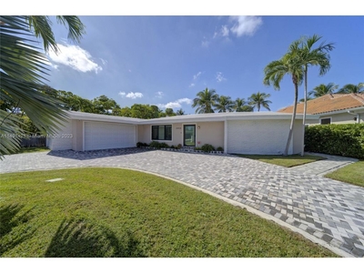 3 bedroom luxury Villa for sale in North Miami Beach, Florida