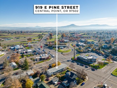 919 E Pine Street