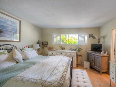 2 bedroom, West Hollywood CA 90069