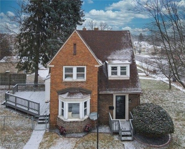 3 bedroom, Akron OH 44305