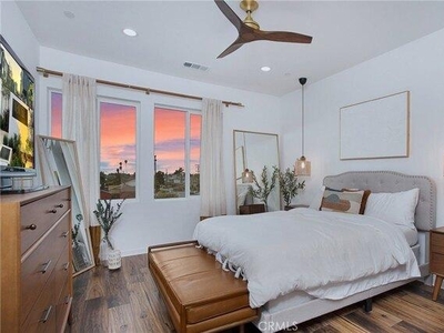 3 bedroom, Costa Mesa CA 92627