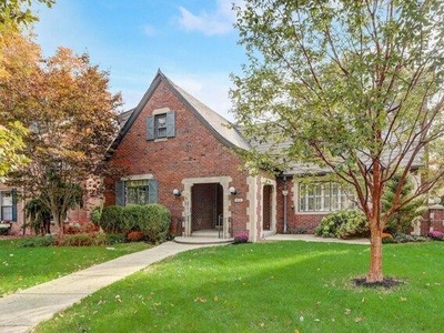 4 bedroom, Indianapolis IN 46220