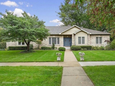4 bedroom, West Chicago IL 60185