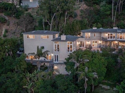6 bedroom, Beverly Hills CA 90210