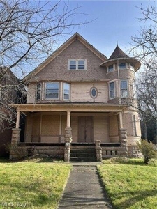 6 bedroom, Cleveland OH 44102