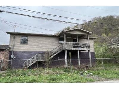 Foreclosure Single-family Home In Evarts, Kentucky