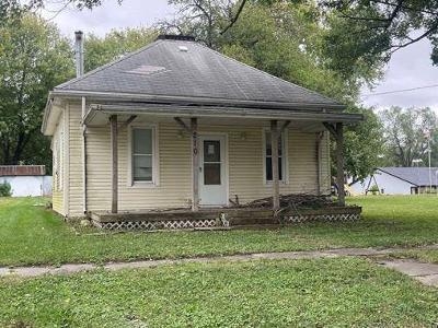 Foreclosure Single-family Home In Hamilton, Missouri