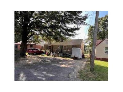 Foreclosure Single-family Home In Memphis, Tennessee