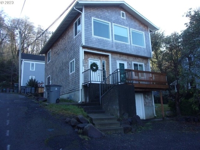 Home For Sale In Astoria, Oregon