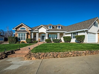 Home For Sale In Bella Vista, California