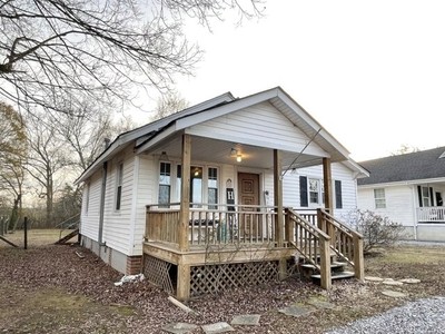 Home For Sale In Chickamauga, Georgia