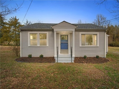 Home For Sale In Dinwiddie, Virginia