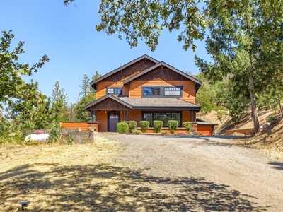 Home For Sale In Medford, Oregon