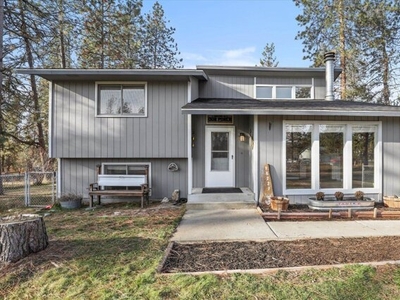 Home For Sale In Nine Mile Falls, Washington