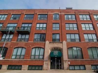 1727 S Indiana Ave APT 323, Chicago, IL 60616
