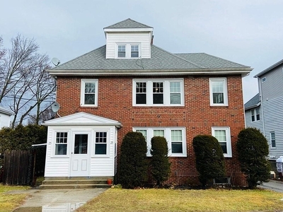 25 Clyde St, Belmont, MA 02478