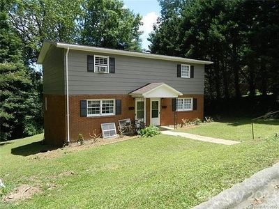 601 S Dale Ave #A, Newton, NC 28658